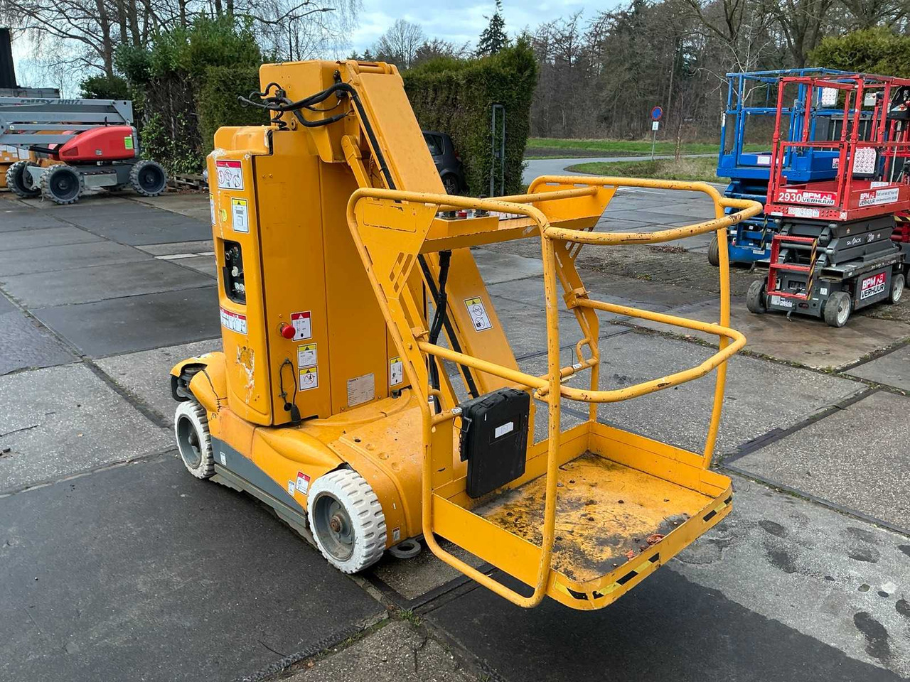 HAULOTTE - STAR 10-1 - AERIAL PLATFORM - 2006 - Aerial platform: picture 1 HAULOTTE - STAR 10-1 - AERIAL PLATFORM - 2006 - Aerial platform: picture 1