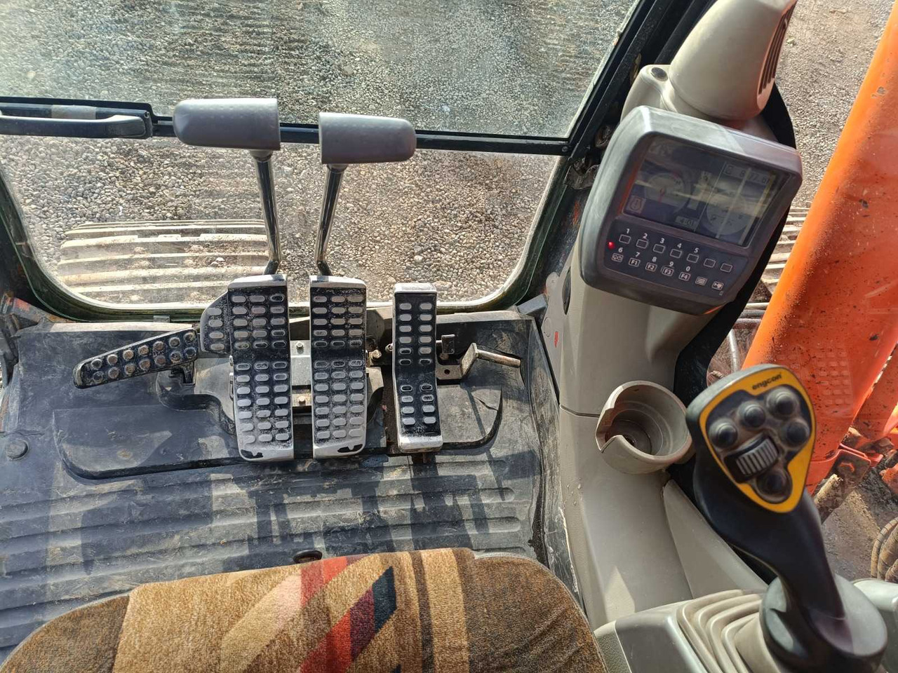 Excavator HITACHI - 2010 - ZX250LCN-3 - TRACKED EXCAVATOR: picture 35