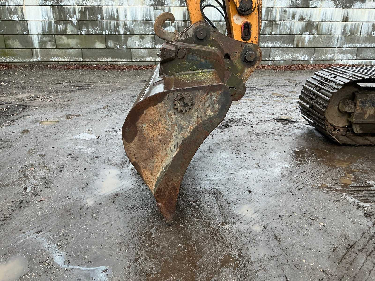 Excavator HYUNDAI ROBEX 180LC-3 CRAWLER EXCAVATOR: picture 14