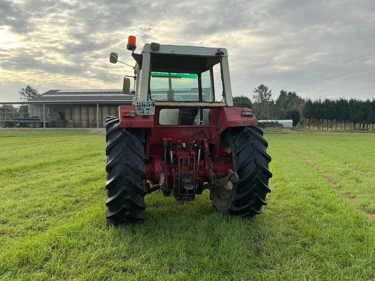 International 1246 - Farm tractor: picture 4 International 1246 - Farm tractor: picture 4