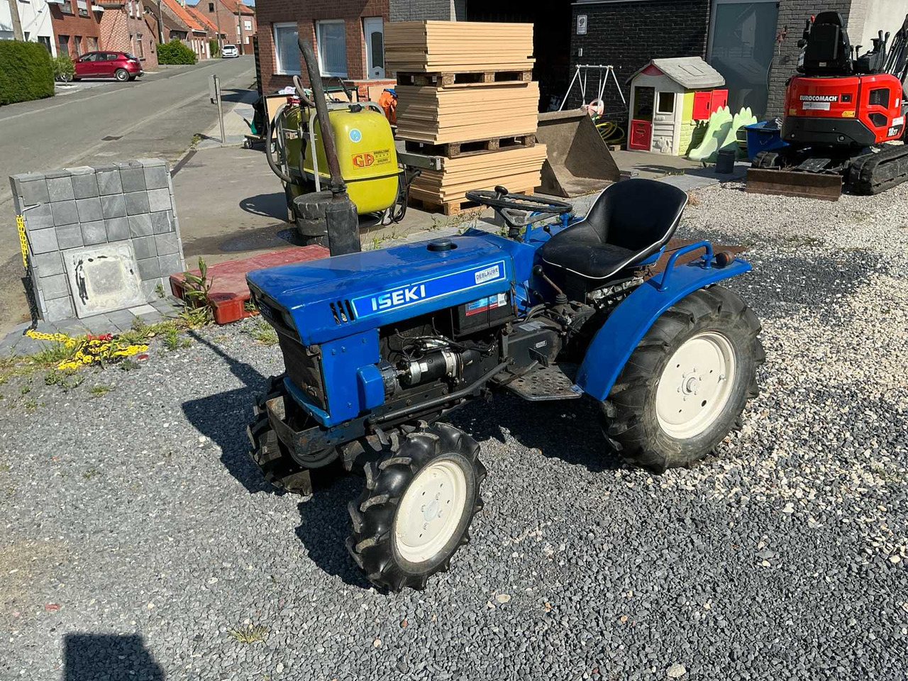 Iseki TX1300F - Compact tractor: picture 1 Iseki TX1300F - Compact tractor: picture 1