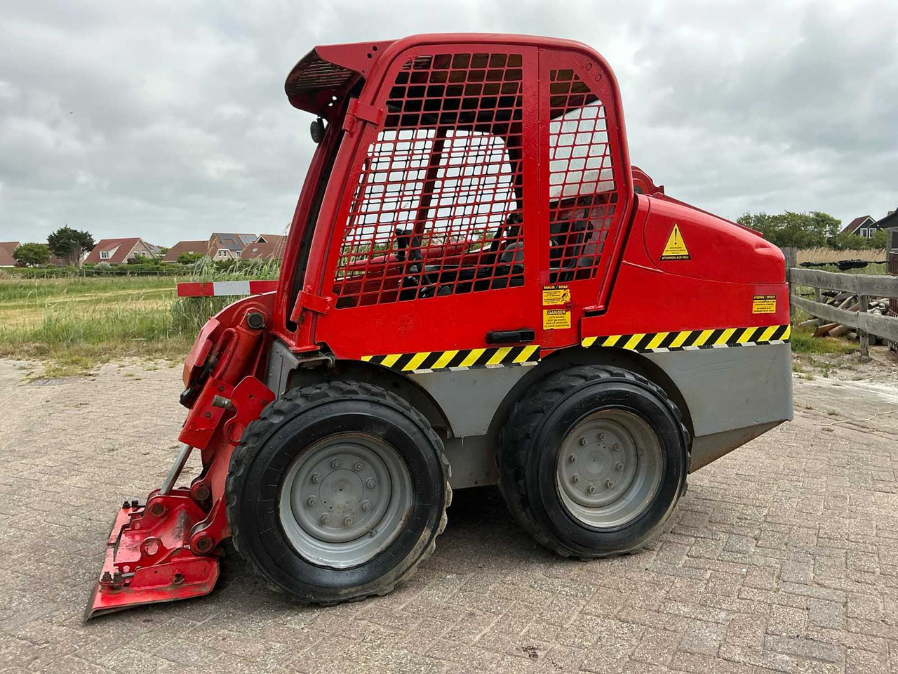 JCB 160 robot - Skid steer loader: picture 1 JCB 160 robot - Skid steer loader: picture 1