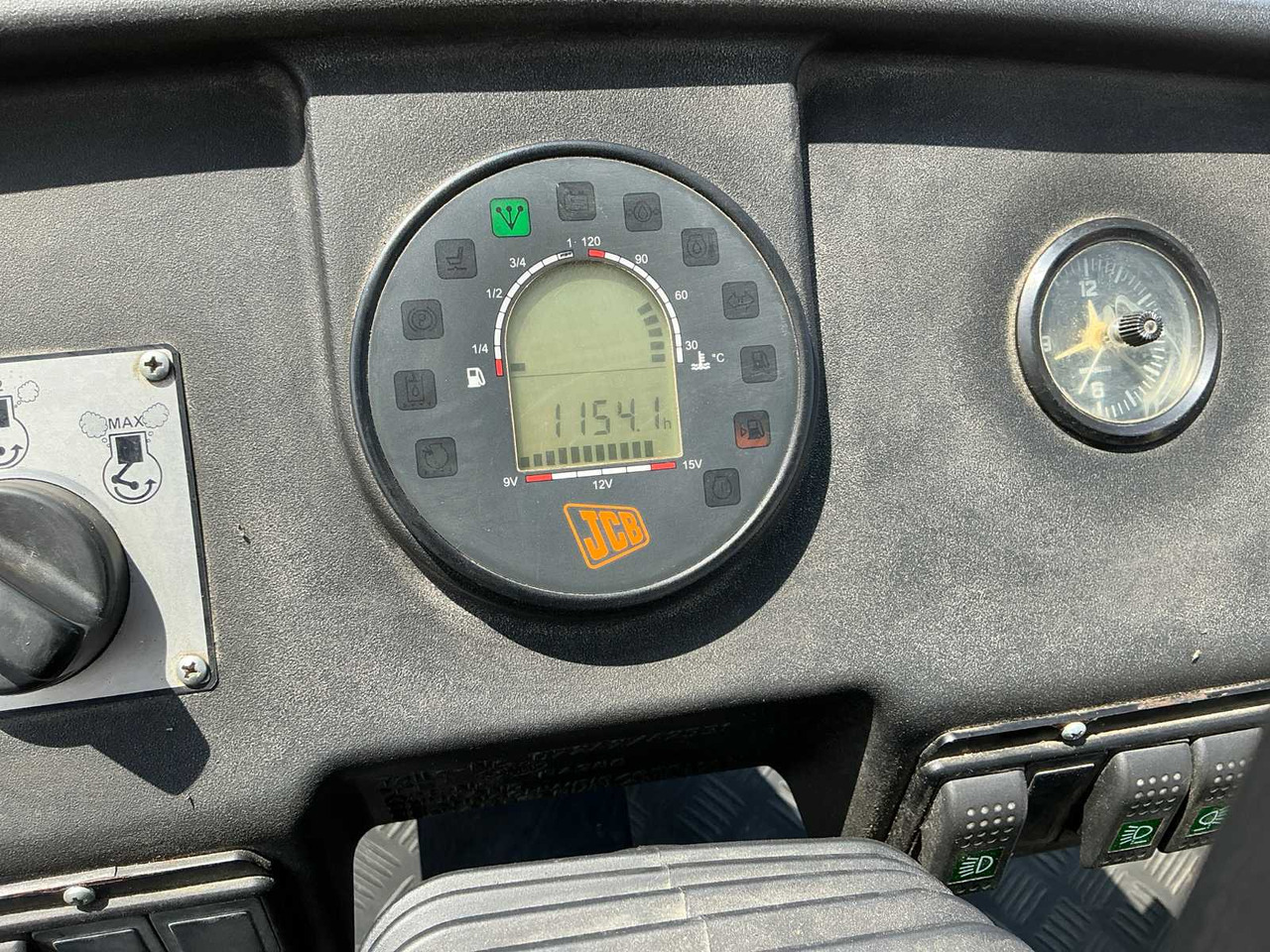 Road roller JCB VM115: picture 28
