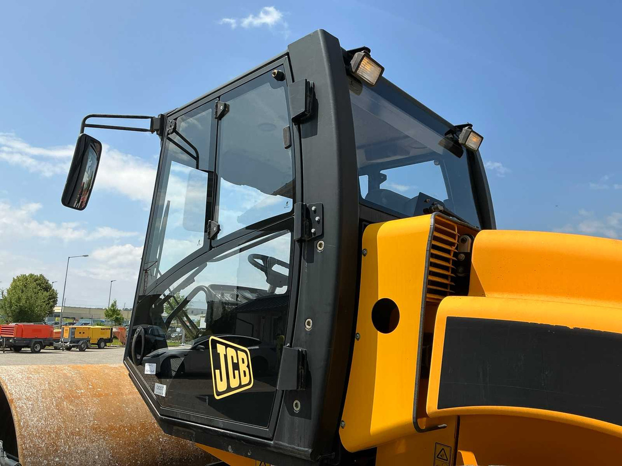 Road roller JCB VM115: picture 19