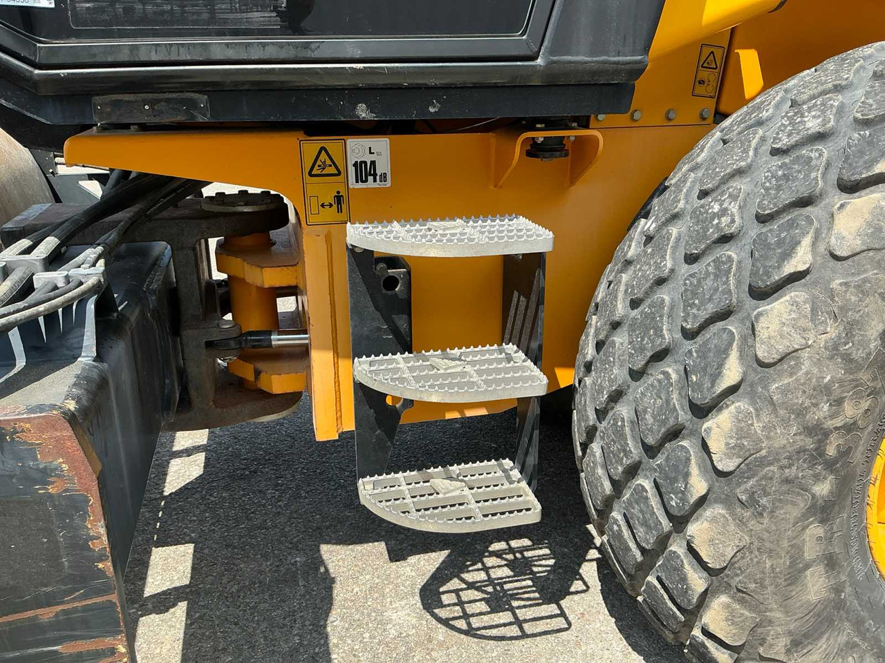 Road roller JCB VM115: picture 16