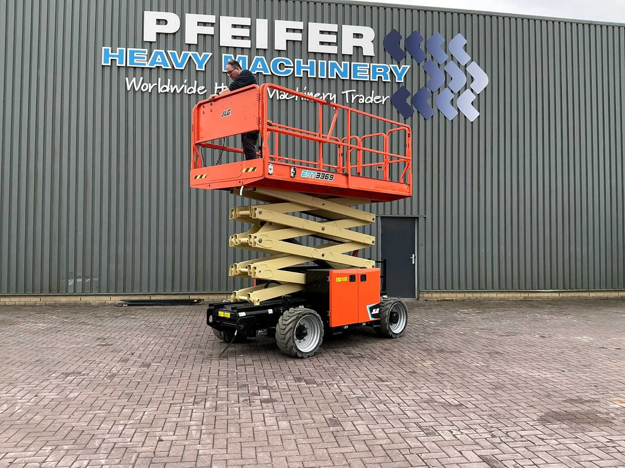 JLG ERT 3369 - Aerial platform: picture 2 JLG ERT 3369 - Aerial platform: picture 2