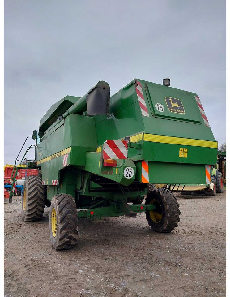 JOHN DEERE 2264 HILLMASTER COMBINE - 1998 - Combine harvester: picture 4 JOHN DEERE 2264 HILLMASTER COMBINE - 1998 - Combine harvester: picture 4