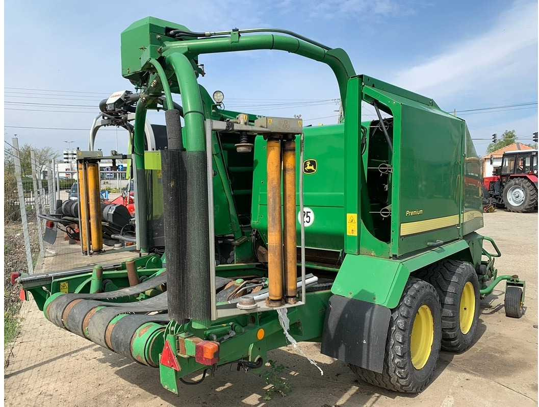 JOHN DEERE 678/HB/- - Round baler: picture 1 JOHN DEERE 678/HB/- - Round baler: picture 1