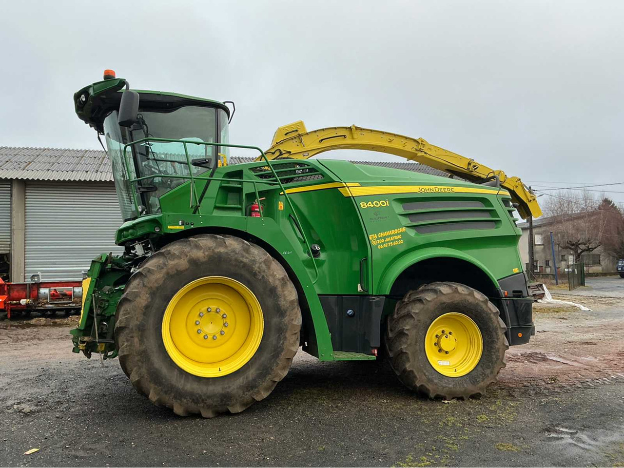 JOHN DEERE 8400I FORAGE HARVESTER - 2016 - 3988 HOURS - Forage harvester: picture 3 JOHN DEERE 8400I FORAGE HARVESTER - 2016 - 3988 HOURS - Forage harvester: picture 3