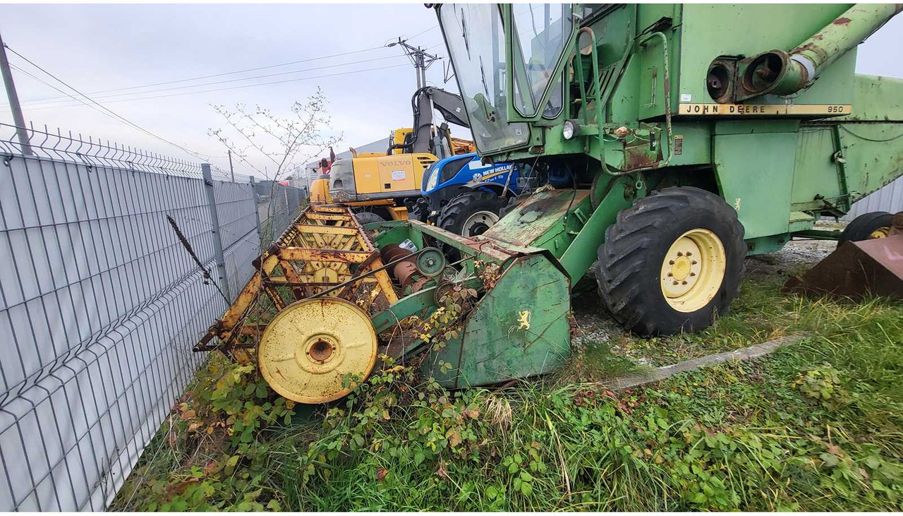 Combine harvester JOHN DEERE 950 COMBINE HARVESTER: picture 6 Combine harvester JOHN DEERE 950 COMBINE HARVESTER: picture 6