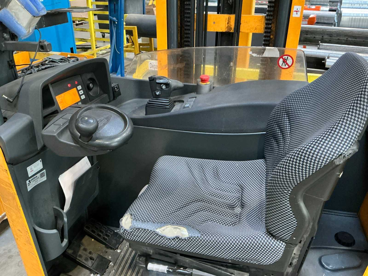 JUNGHEINRICH - ETV214 - FORKLIFT TRUCKS - 2012 - Forklift: picture 5 JUNGHEINRICH - ETV214 - FORKLIFT TRUCKS - 2012 - Forklift: picture 5