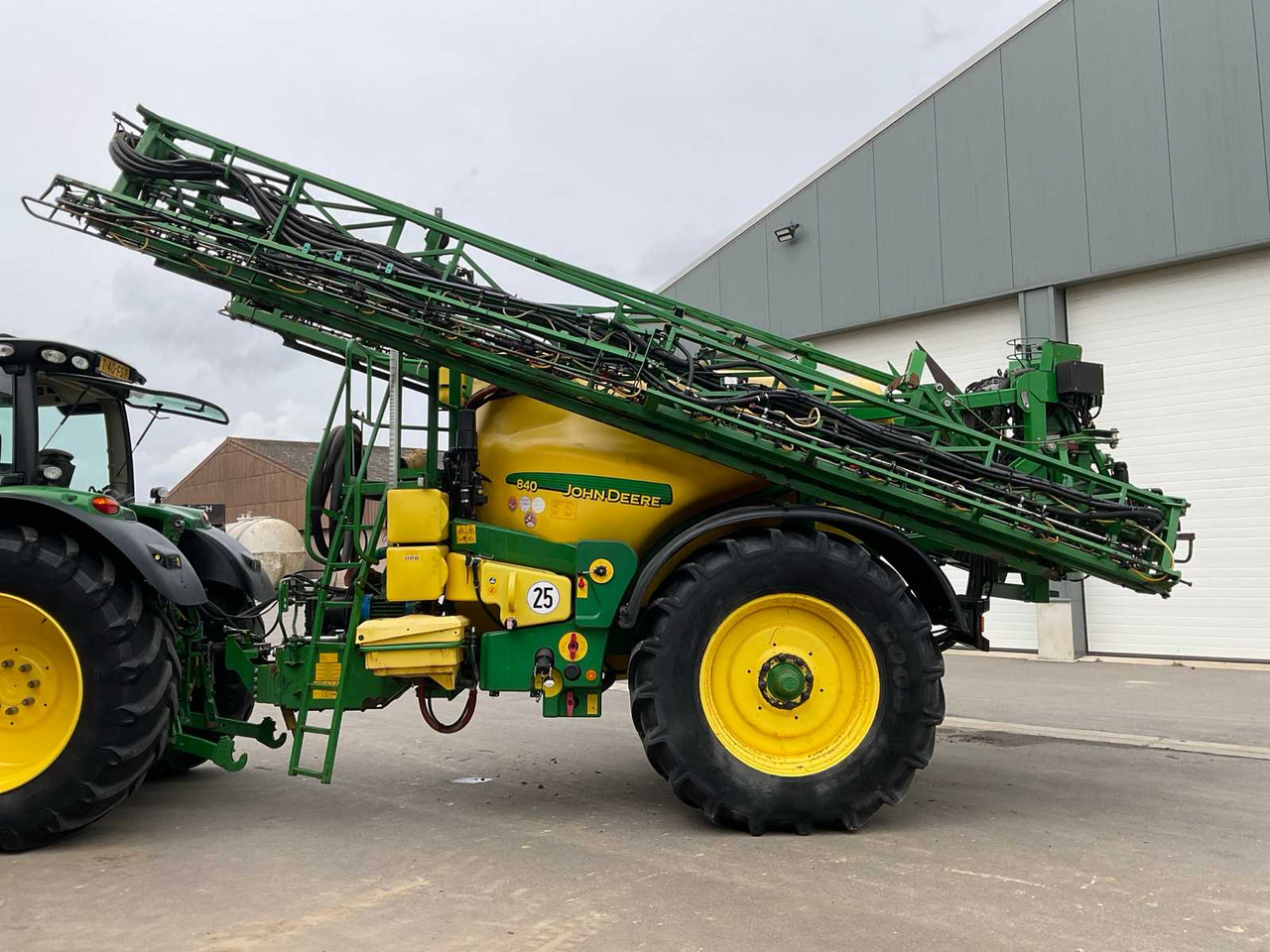 John Deere 840 - Sprayer: picture 2 John Deere 840 - Sprayer: picture 2