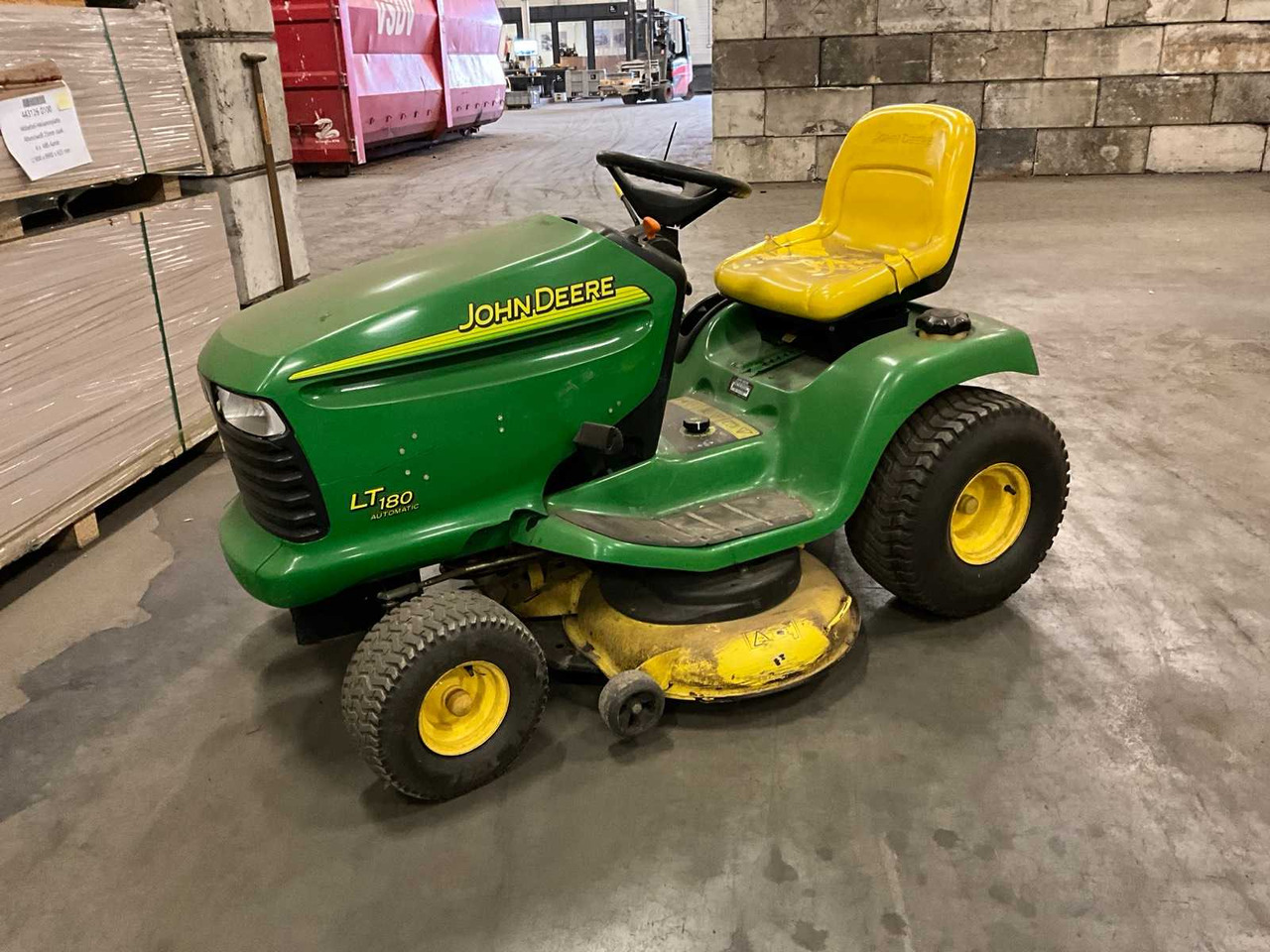 John Deere LT180 automatic - Garden mower: picture 1 John Deere LT180 automatic - Garden mower: picture 1