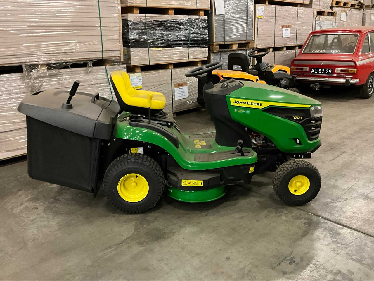 John Deere X117R - Garden mower: picture 5 John Deere X117R - Garden mower: picture 5