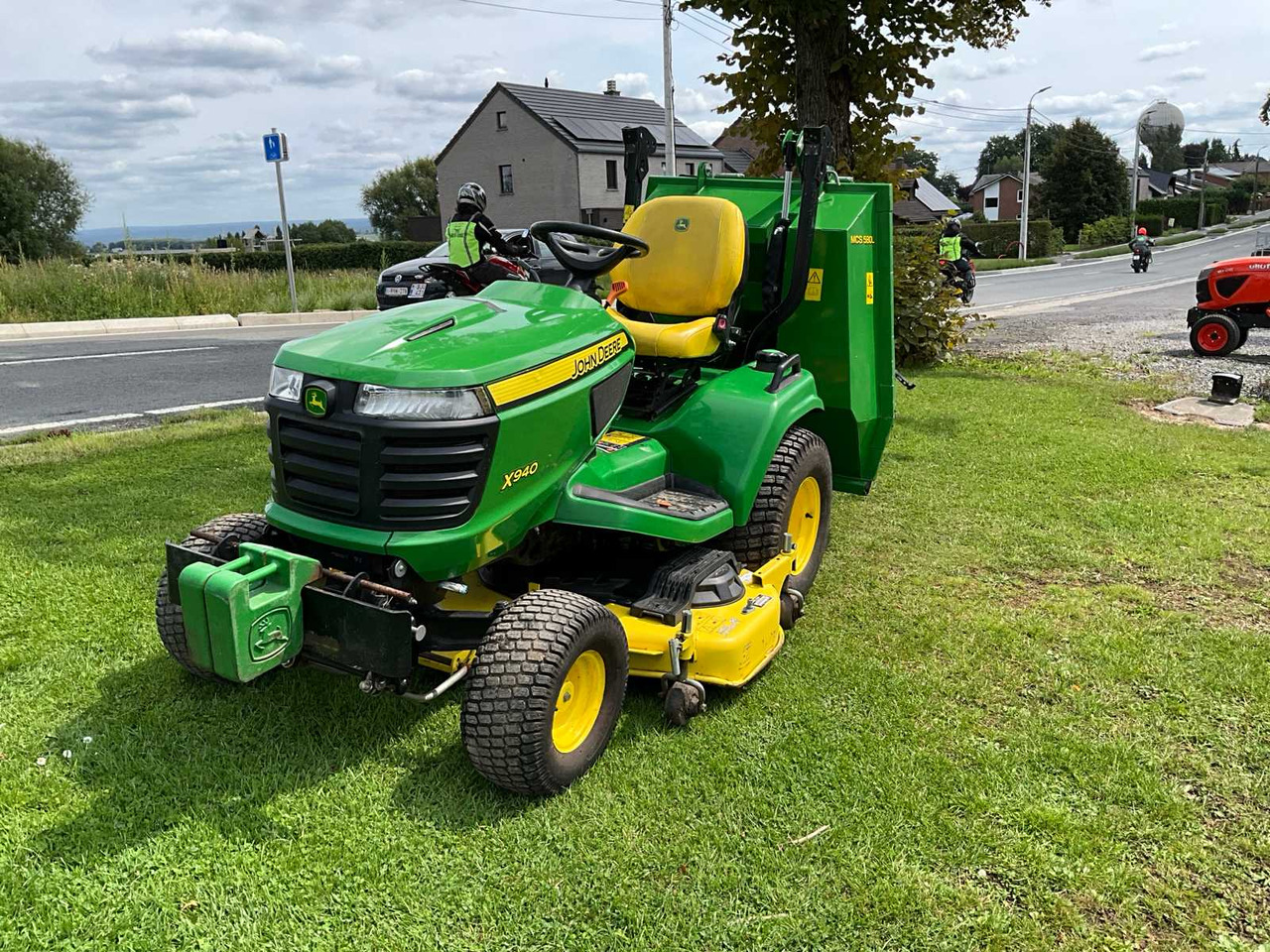 John Deere X940 - Garden mower: picture 1 John Deere X940 - Garden mower: picture 1