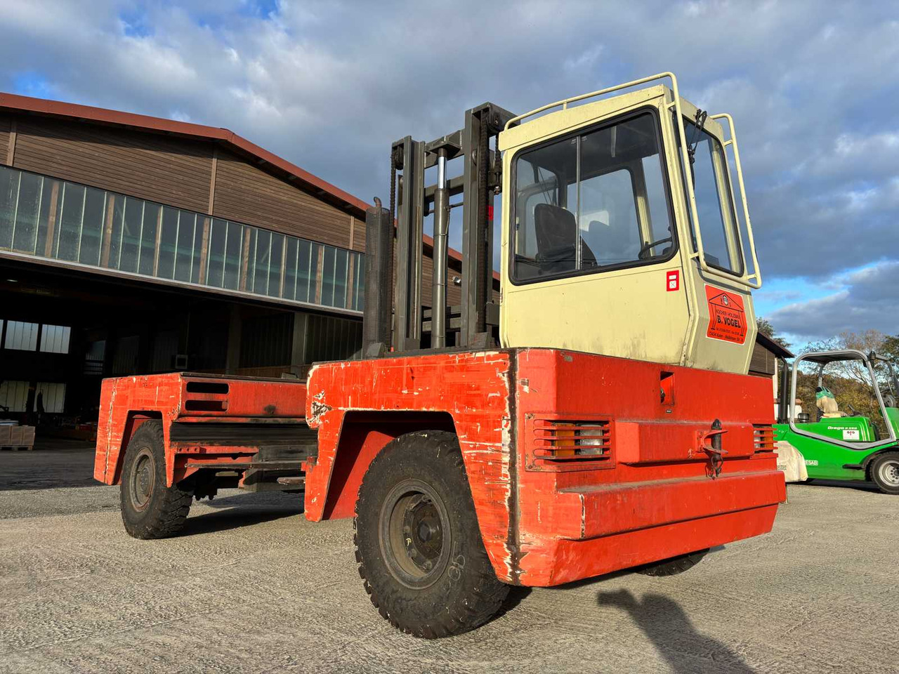 KALMAR DFQ 40/14/40 D DIESEL SIDELOADER - Forklift: picture 3 KALMAR DFQ 40/14/40 D DIESEL SIDELOADER - Forklift: picture 3