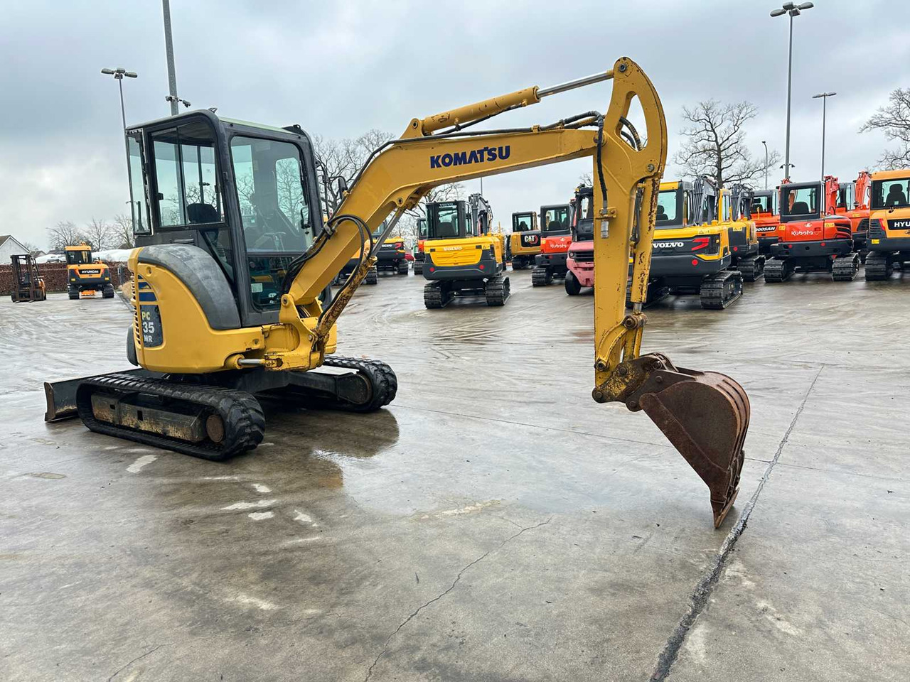 KOMATSU - 2006 - PC35 MR-2 - MIDI EXCAVATOR - Excavator: picture 3 KOMATSU - 2006 - PC35 MR-2 - MIDI EXCAVATOR - Excavator: picture 3