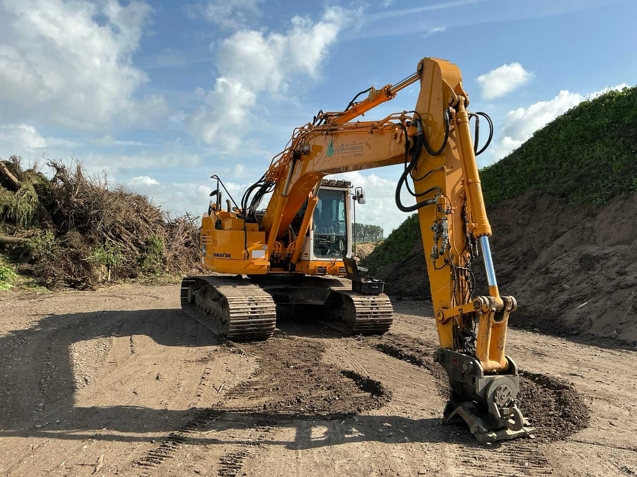 Komatsu PC228USLC-8 - Crawler excavator: picture 4 Komatsu PC228USLC-8 - Crawler excavator: picture 4