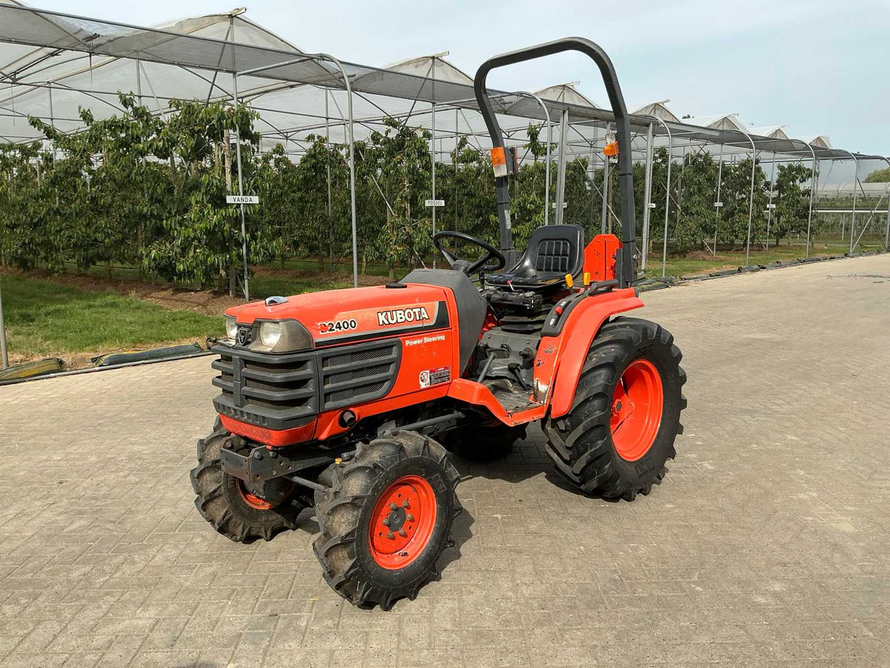Kubota B2400 - Compact tractor: picture 1 Kubota B2400 - Compact tractor: picture 1