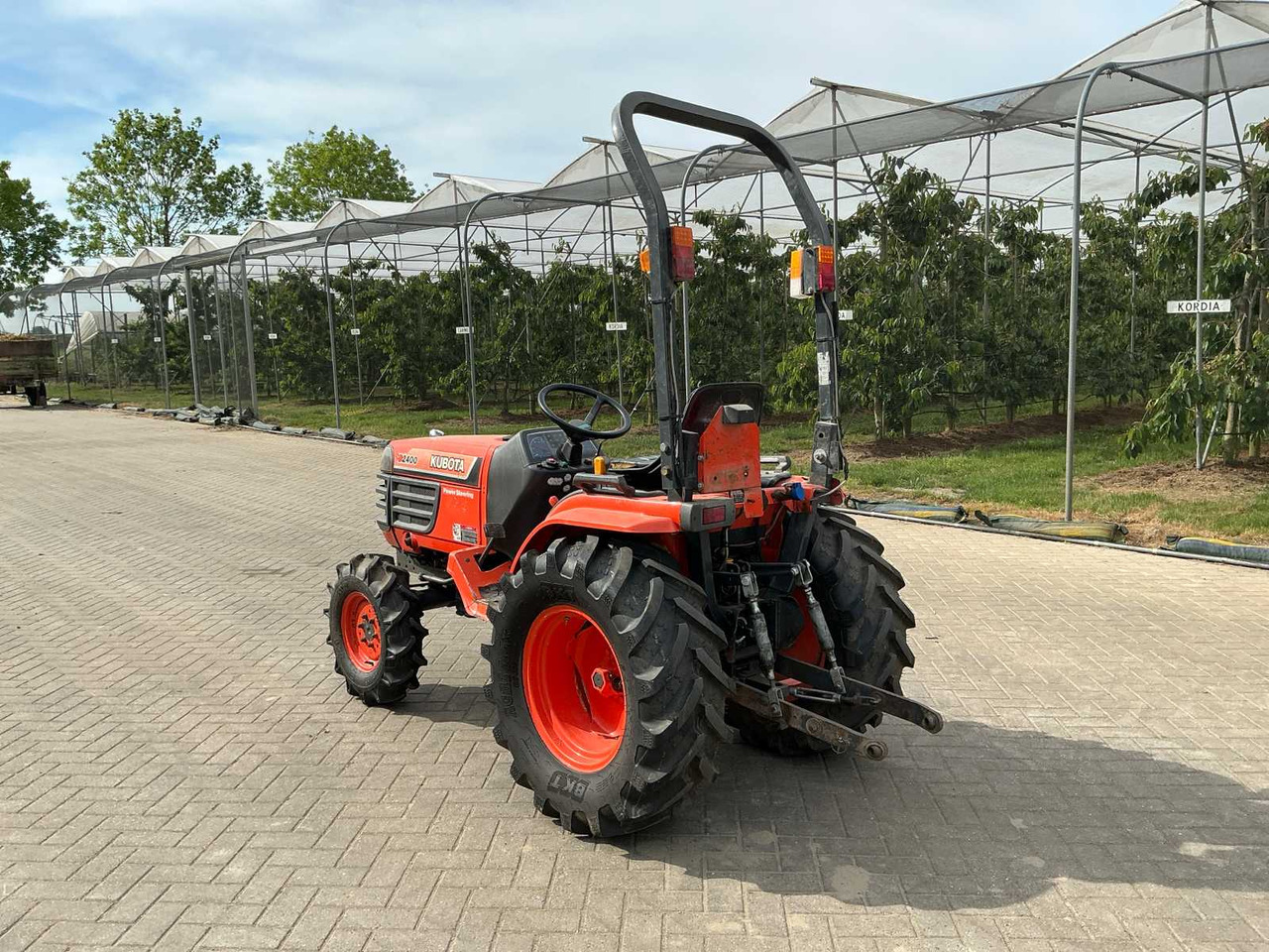 Kubota B2400 - Compact tractor: picture 3 Kubota B2400 - Compact tractor: picture 3