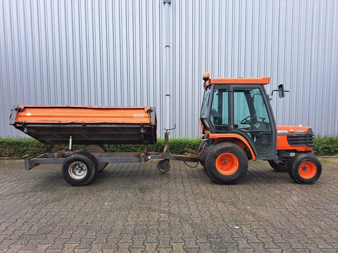Kubota B2410 - Compact tractor: picture 5 Kubota B2410 - Compact tractor: picture 5
