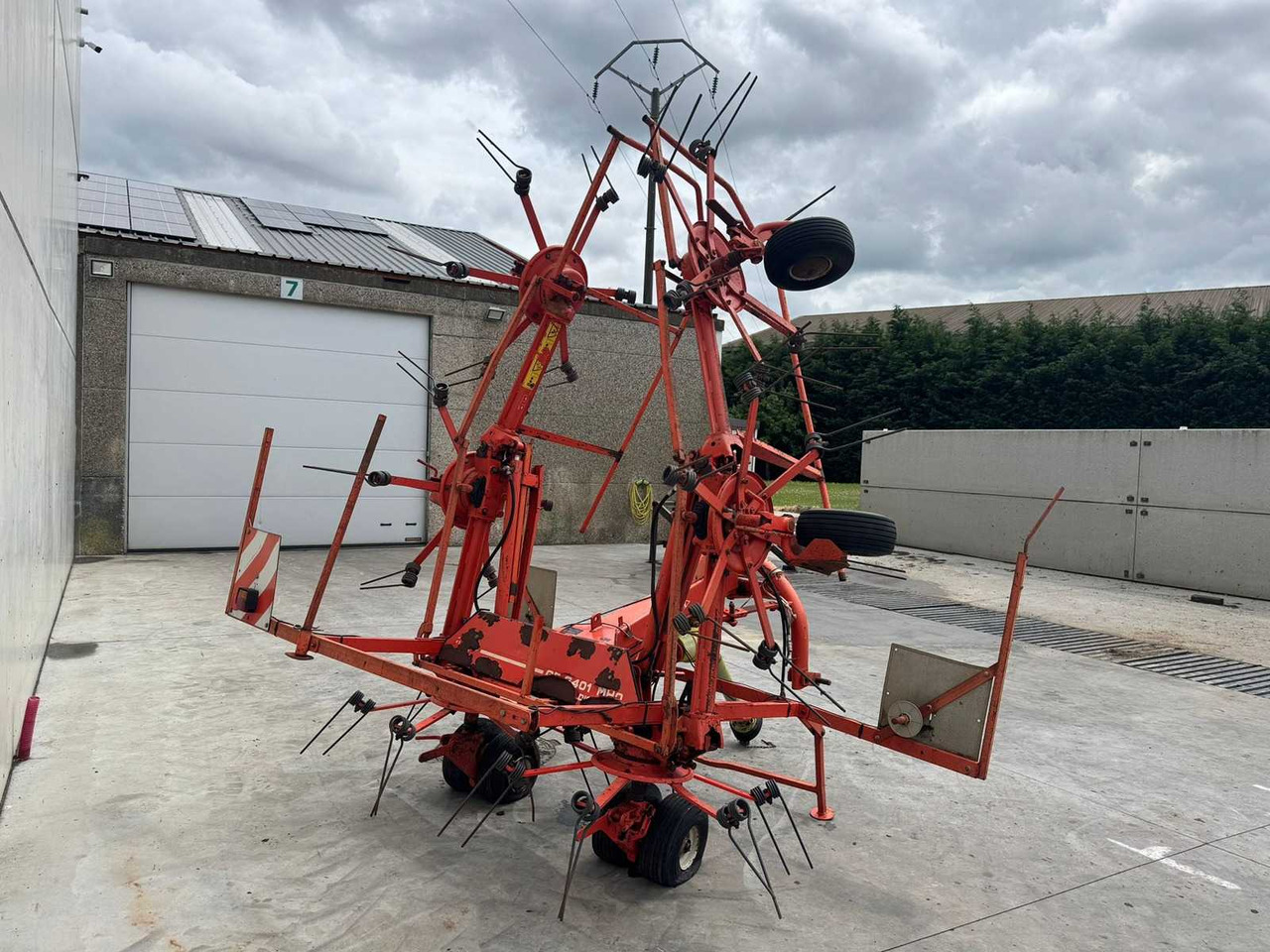 Kuhn GF640 - Tedding equipment: picture 5 Kuhn GF640 - Tedding equipment: picture 5