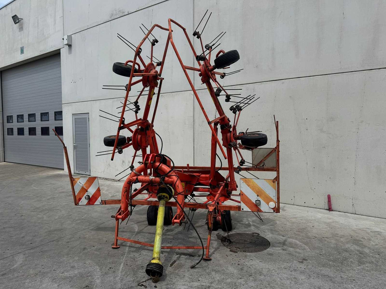 Kuhn GF640 - Tedding equipment: picture 1 Kuhn GF640 - Tedding equipment: picture 1