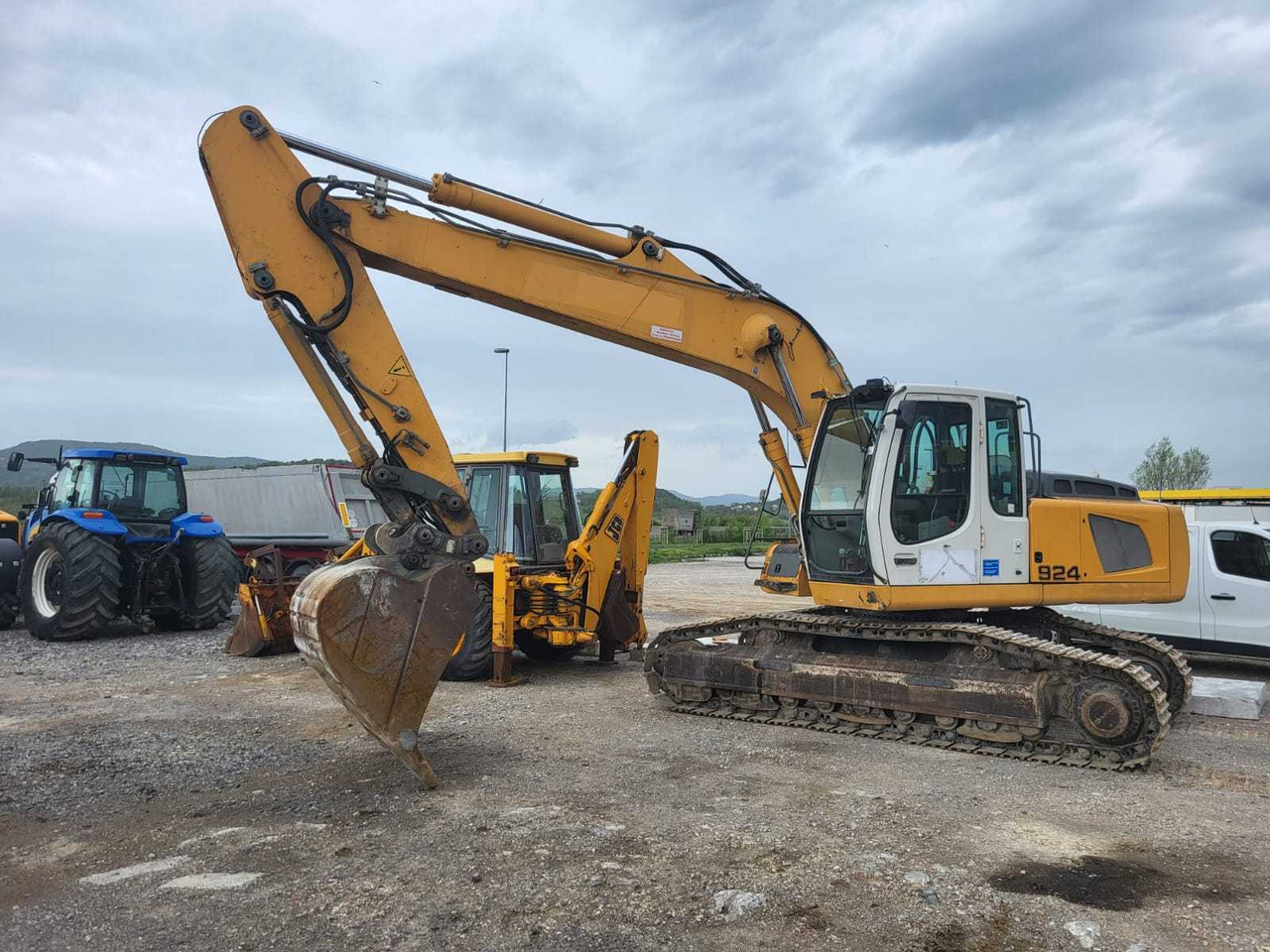 LIEBHERR R924 C SL - Crawler excavator: picture 1 LIEBHERR R924 C SL - Crawler excavator: picture 1