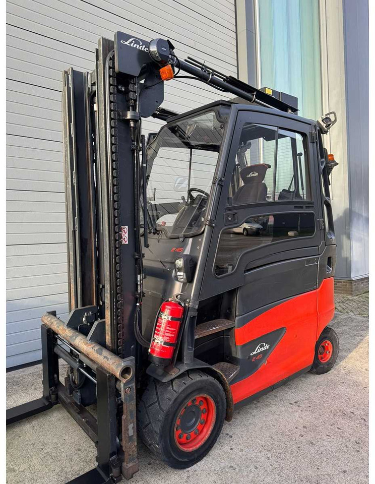 LINDE - 2020 - E-45-HL-01-600 - FORK POSITIONER, SIDE-SHIFT - FORKLIFT - Forklift: picture 1 LINDE - 2020 - E-45-HL-01-600 - FORK POSITIONER, SIDE-SHIFT - FORKLIFT - Forklift: picture 1
