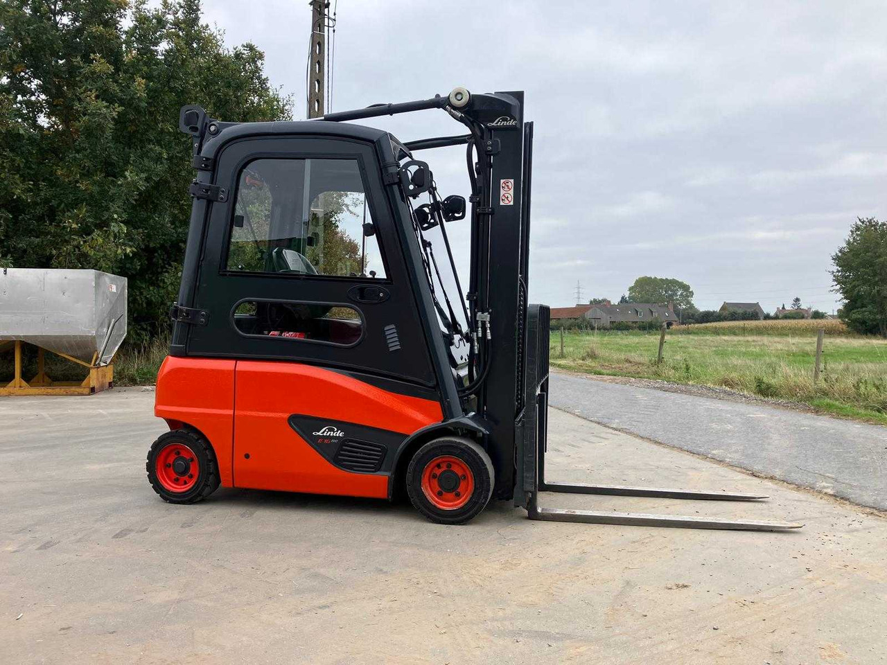 LINDE E16 FORKLIFT - Forklift: picture 2 LINDE E16 FORKLIFT - Forklift: picture 2