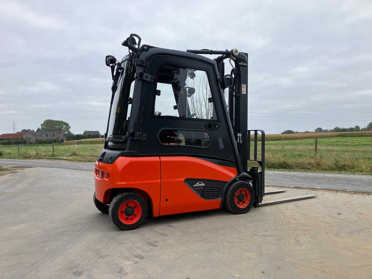 LINDE E16 FORKLIFT - Forklift: picture 3 LINDE E16 FORKLIFT - Forklift: picture 3