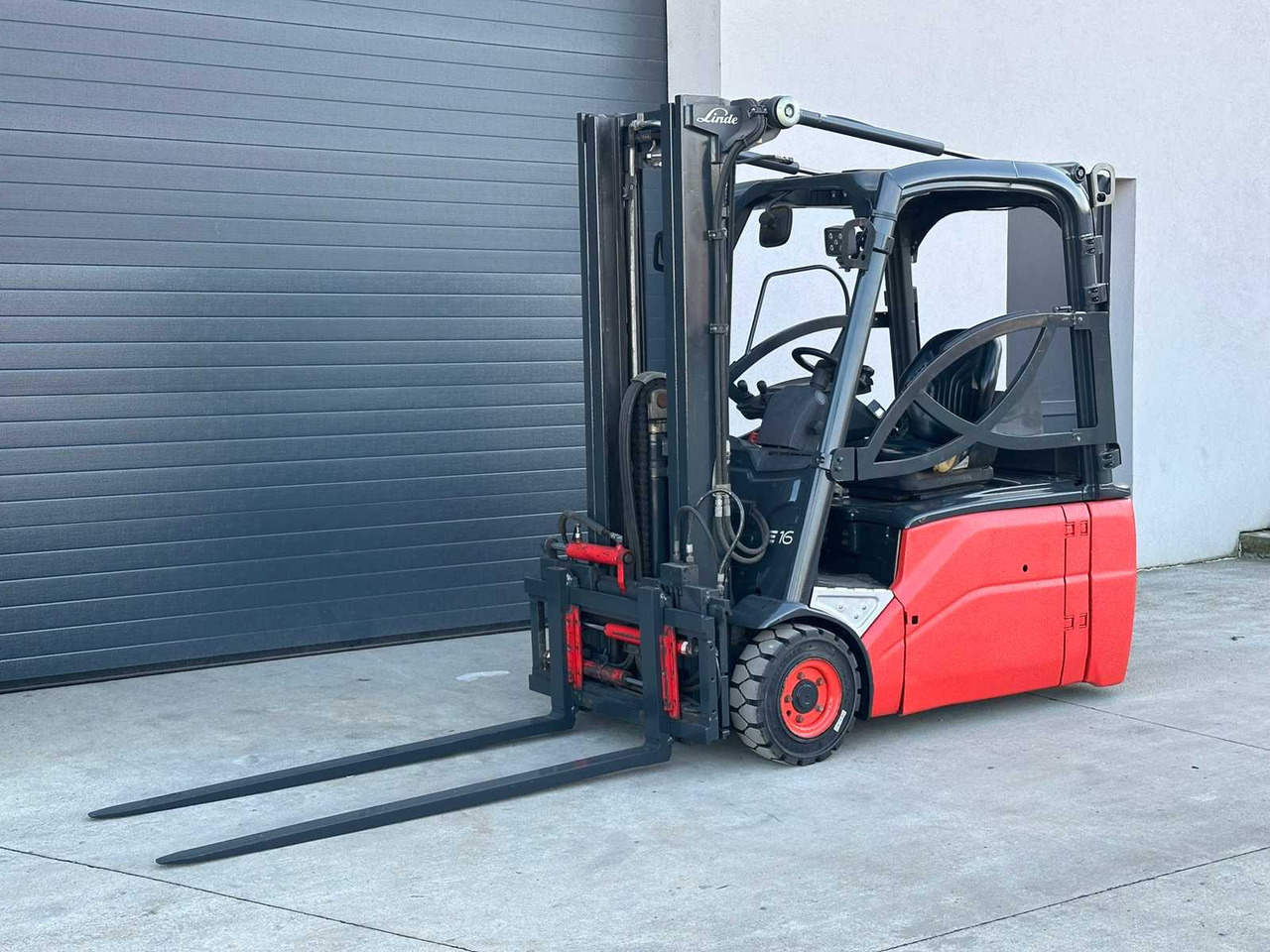 LINDE - E16L-01 - ELECTRIC FORKLIFT TRUCKS - 2012 - Forklift: picture 1 LINDE - E16L-01 - ELECTRIC FORKLIFT TRUCKS - 2012 - Forklift: picture 1