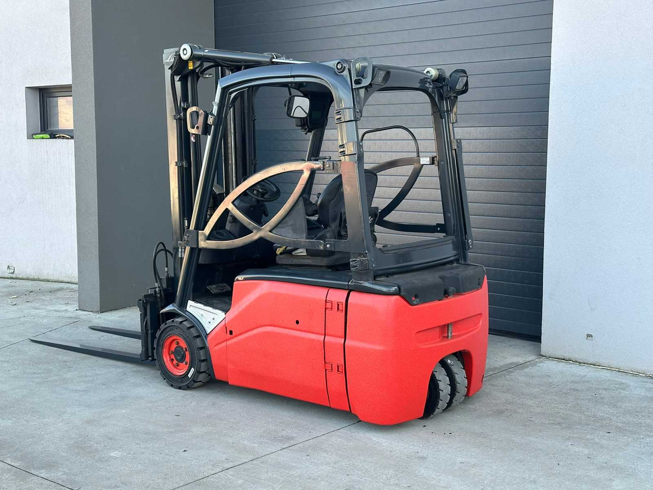 LINDE - E16L-01 - ELECTRIC FORKLIFT TRUCKS - 2012 - Forklift: picture 3 LINDE - E16L-01 - ELECTRIC FORKLIFT TRUCKS - 2012 - Forklift: picture 3