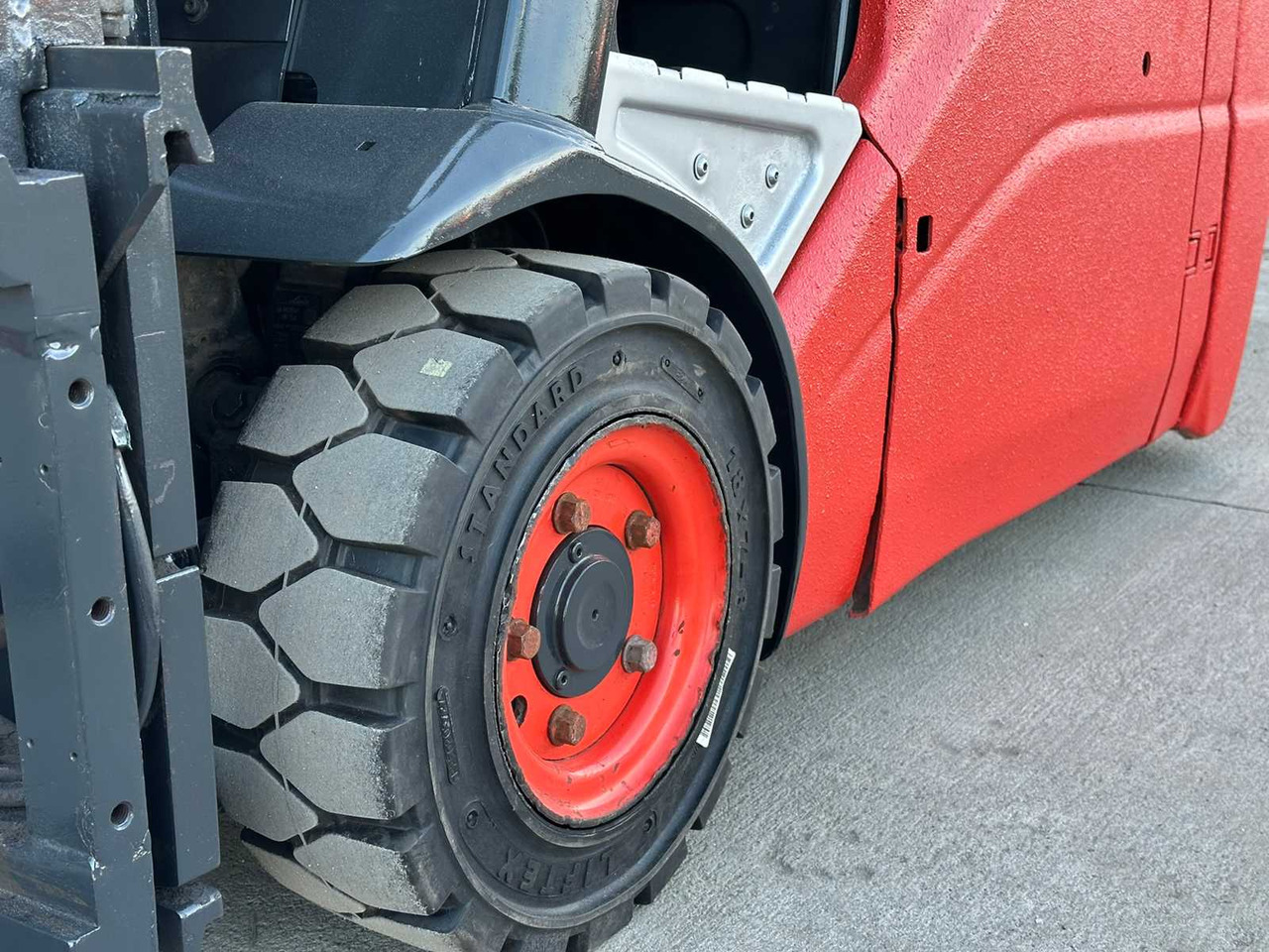 LINDE - E16L-01 - ELECTRIC FORKLIFT TRUCKS - 2012 - Forklift: picture 4 LINDE - E16L-01 - ELECTRIC FORKLIFT TRUCKS - 2012 - Forklift: picture 4