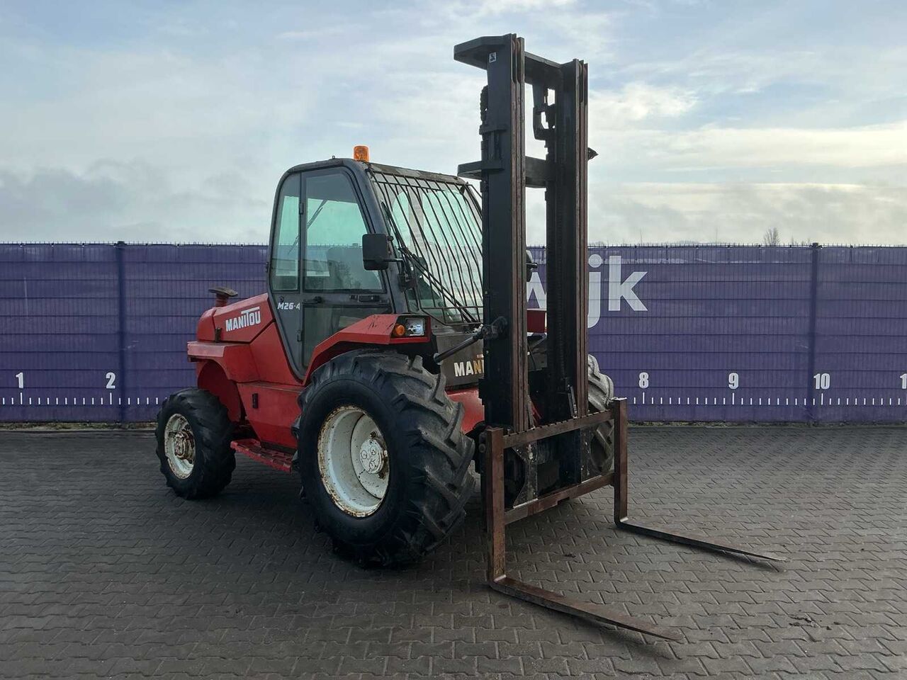 MANITOU - M26-4 - ROUGH TERRAIN - FORKLIFT - 4WD/AWD - Forklift: picture 2 MANITOU - M26-4 - ROUGH TERRAIN - FORKLIFT - 4WD/AWD - Forklift: picture 2