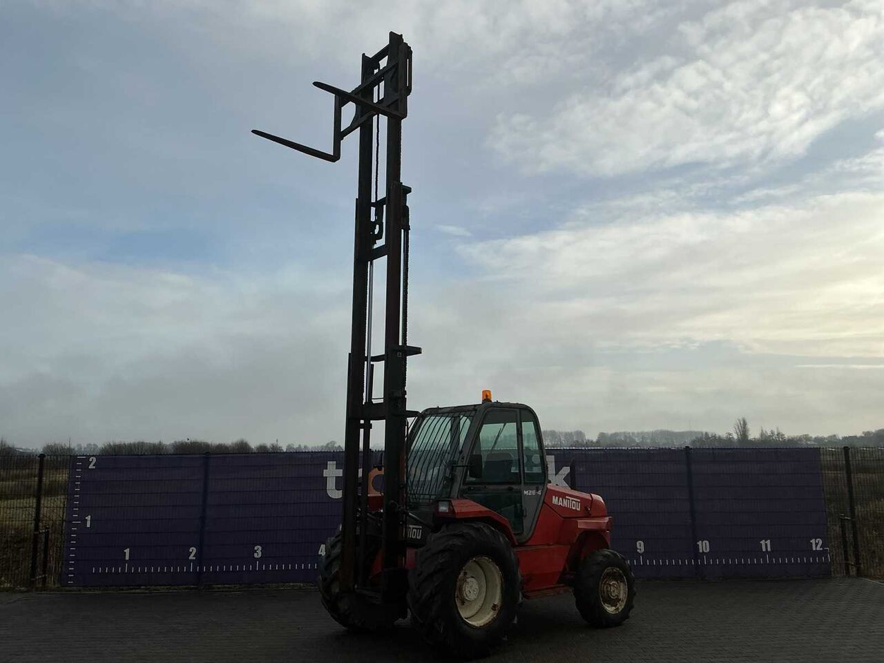 MANITOU - M26-4 - ROUGH TERRAIN - FORKLIFT - 4WD/AWD - Forklift: picture 5 MANITOU - M26-4 - ROUGH TERRAIN - FORKLIFT - 4WD/AWD - Forklift: picture 5