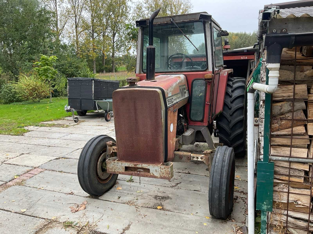 Massey Ferguson MF-590 - Farm tractor: picture 1 Massey Ferguson MF-590 - Farm tractor: picture 1