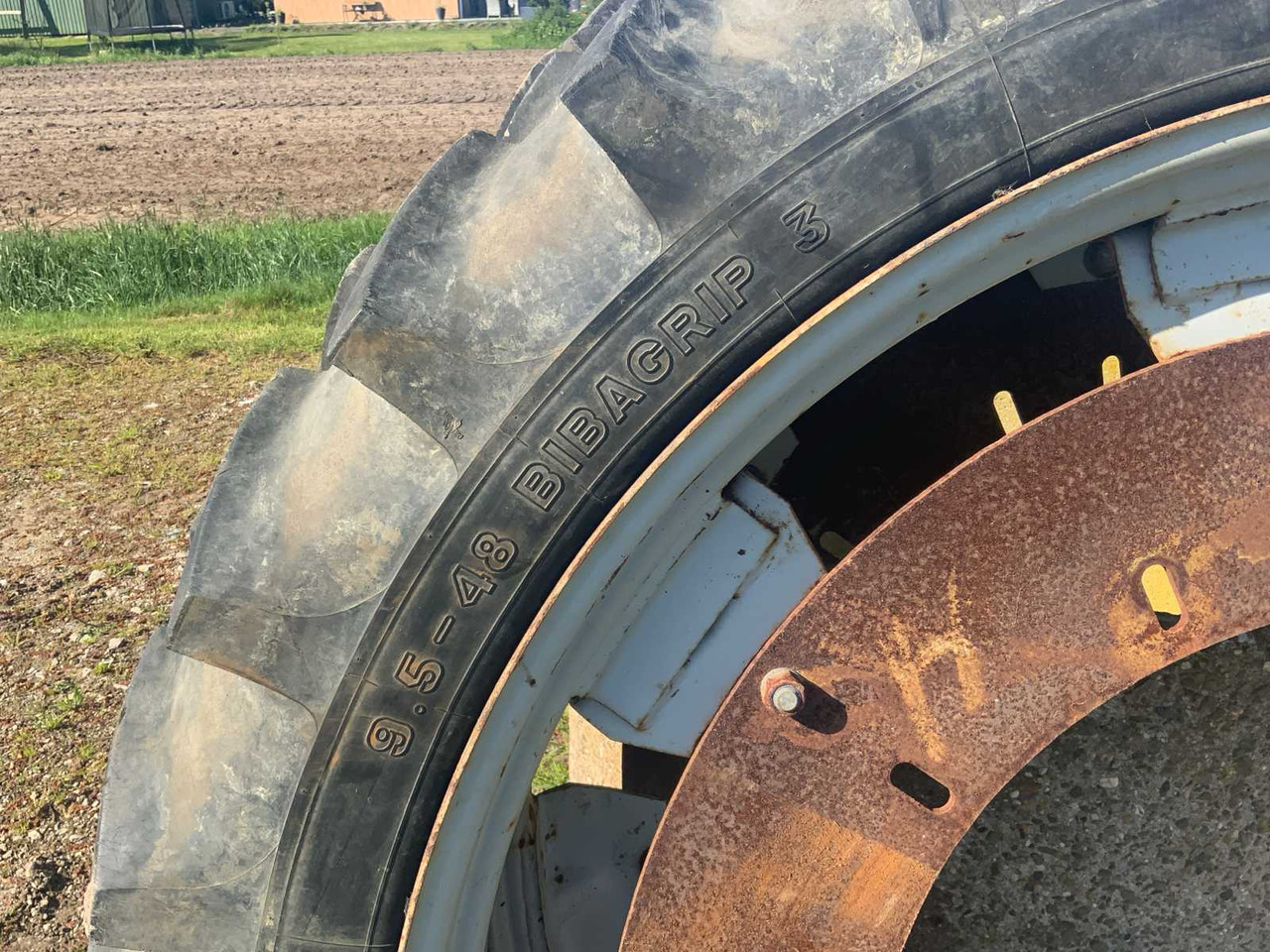Michelin 9.5-48 bibagrip 3 - Wheels and tires for Farm tractor: picture 4 Michelin 9.5-48 bibagrip 3 - Wheels and tires for Farm tractor: picture 4