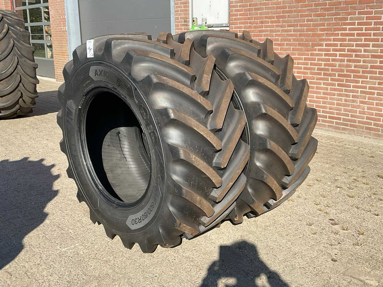 Michelin Axiobib 2 - Wheels and tires for Farm tractor: picture 1 Michelin Axiobib 2 - Wheels and tires for Farm tractor: picture 1
