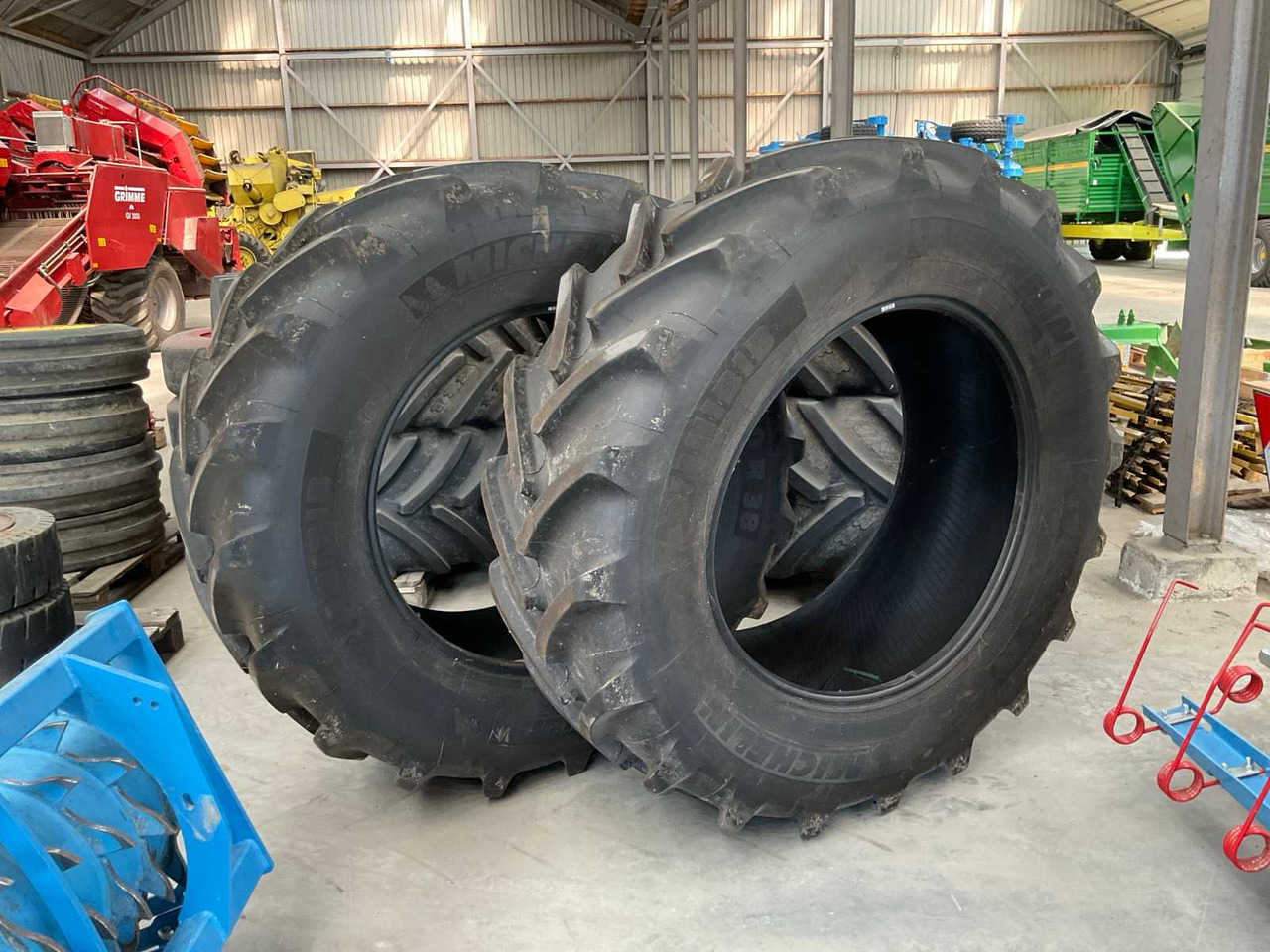 Michelin Omnibib - Wheels and tires for Farm tractor: picture 1 Michelin Omnibib - Wheels and tires for Farm tractor: picture 1