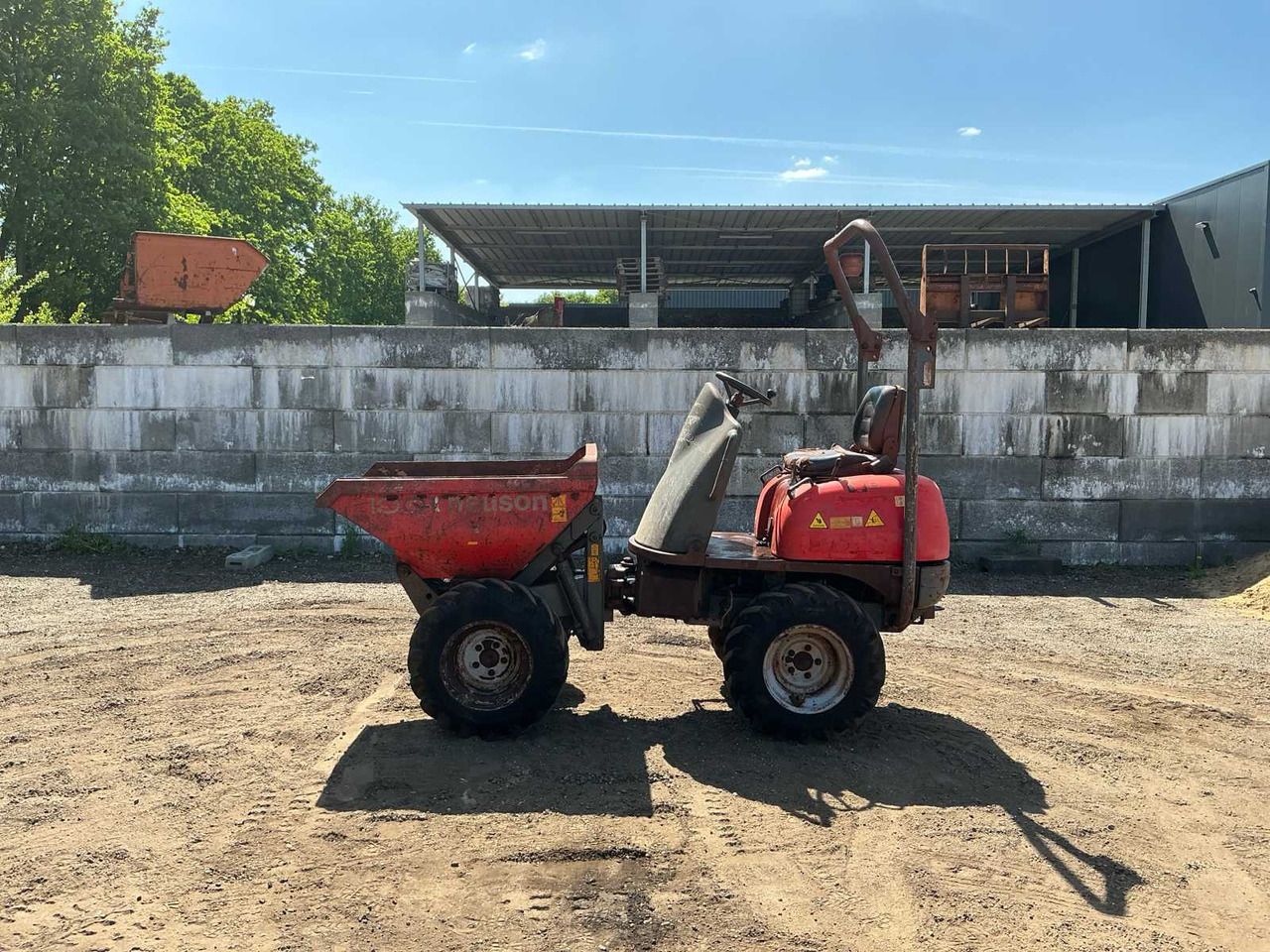 Neuson J001 - Dumper: picture 2 Neuson J001 - Dumper: picture 2