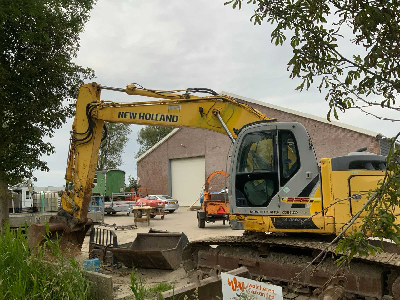 Crawler excavator New Holland Kobelco E225BSR: picture 11
