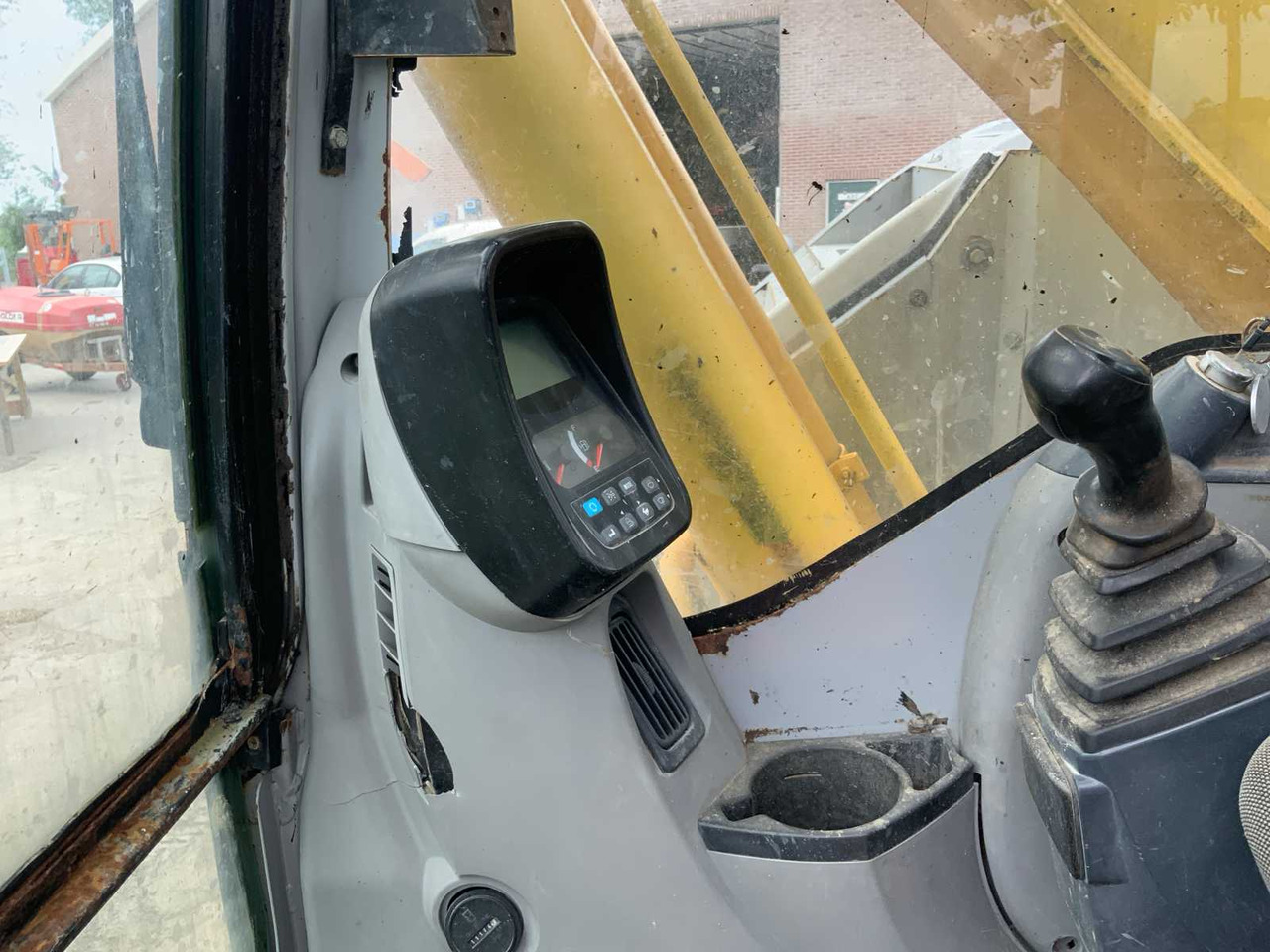 Crawler excavator New Holland Kobelco E225BSR: picture 15