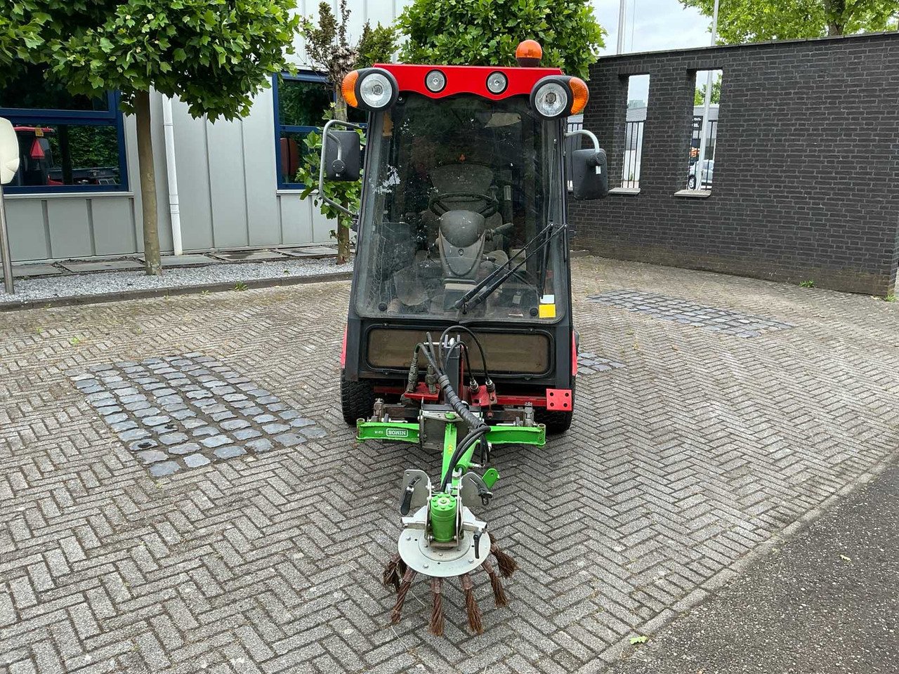 Nimos DM. TRAC-205 - Municipal tractor: picture 2 Nimos DM. TRAC-205 - Municipal tractor: picture 2