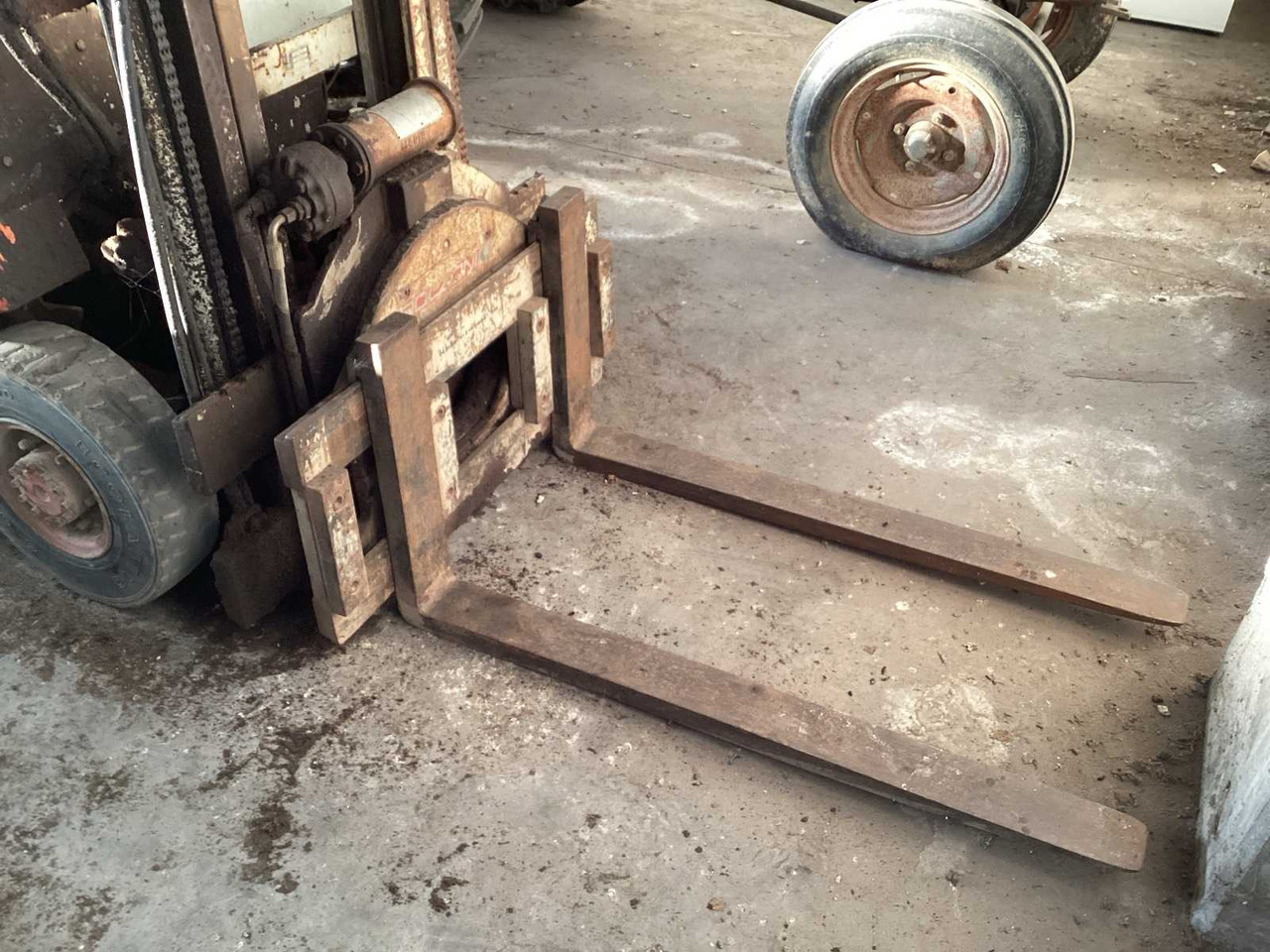 OM FORKLIFT - Forklift: picture 2 OM FORKLIFT - Forklift: picture 2