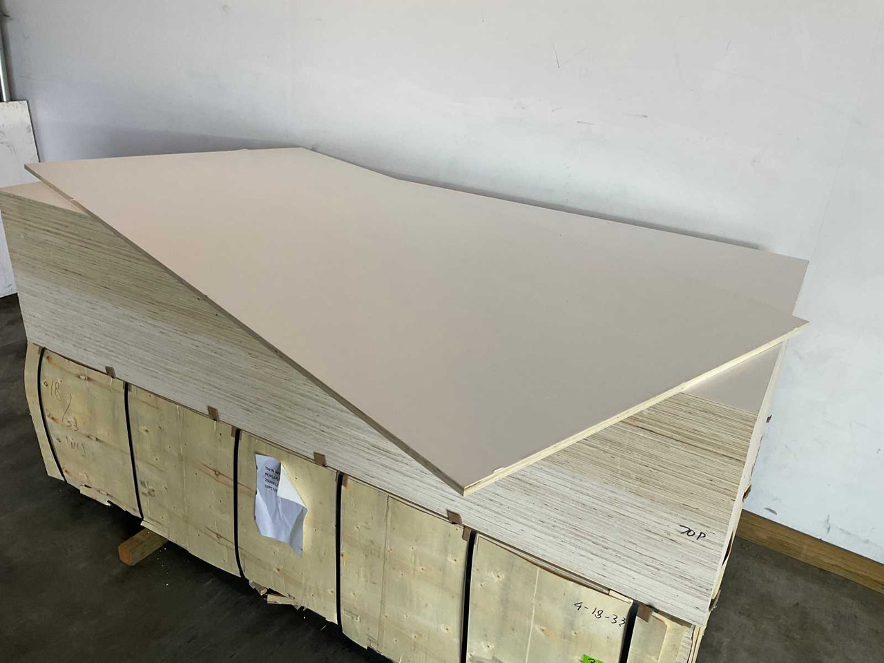 Poplar - plywood board lacquered 250x122x1.8 cm (39x) - Construction equipment: picture 3 Poplar - plywood board lacquered 250x122x1.8 cm (39x) - Construction equipment: picture 3