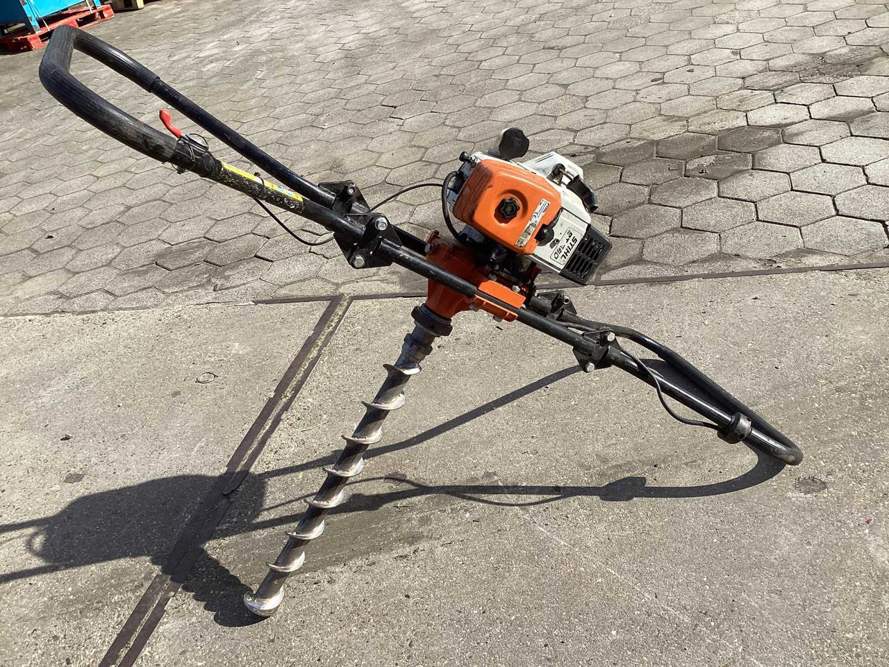 STIHL BT 360 - Auger for Agricultural machinery: picture 1 STIHL BT 360 - Auger for Agricultural machinery: picture 1