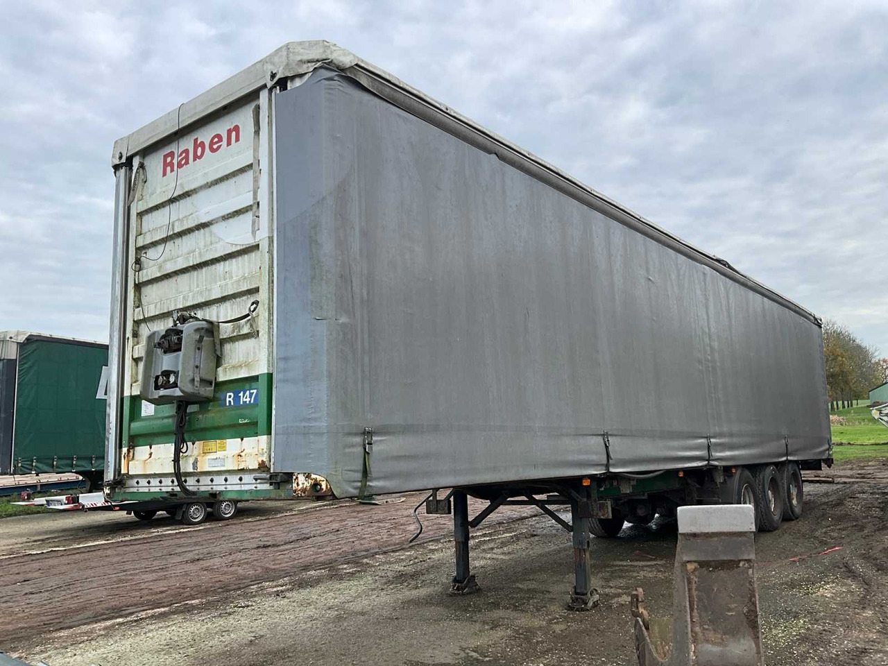 GT FRUEHAUF - SLIDING TARPAULIN TRAILER - SEMI-TRAILER - Semi-trailer: picture 1 GT FRUEHAUF - SLIDING TARPAULIN TRAILER - SEMI-TRAILER - Semi-trailer: picture 1