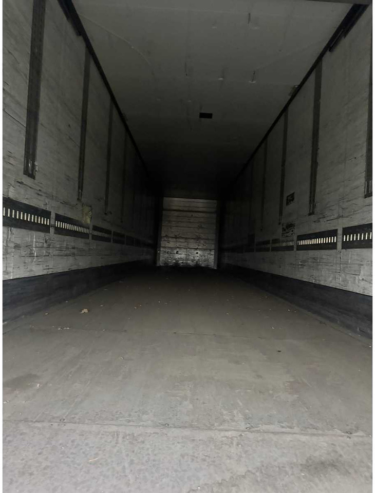 SCHMITZ CARGOBULL AG - SKO24 REFRIGERATED BOX SEMI-TRAILER - 2011 - SEMI-TRAILER - Semi-trailer: picture 3 SCHMITZ CARGOBULL AG - SKO24 REFRIGERATED BOX SEMI-TRAILER - 2011 - SEMI-TRAILER - Semi-trailer: picture 3