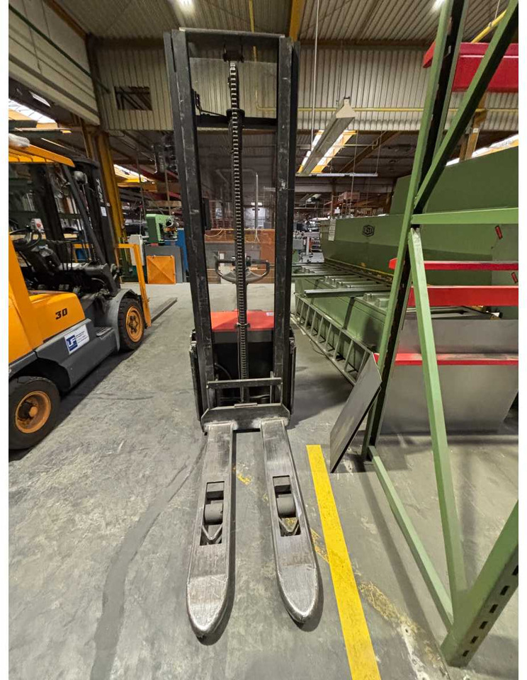 TOYOTA SWE 120 ELECTRIC PALLET TRUCK - Aerial platform: picture 5 TOYOTA SWE 120 ELECTRIC PALLET TRUCK - Aerial platform: picture 5